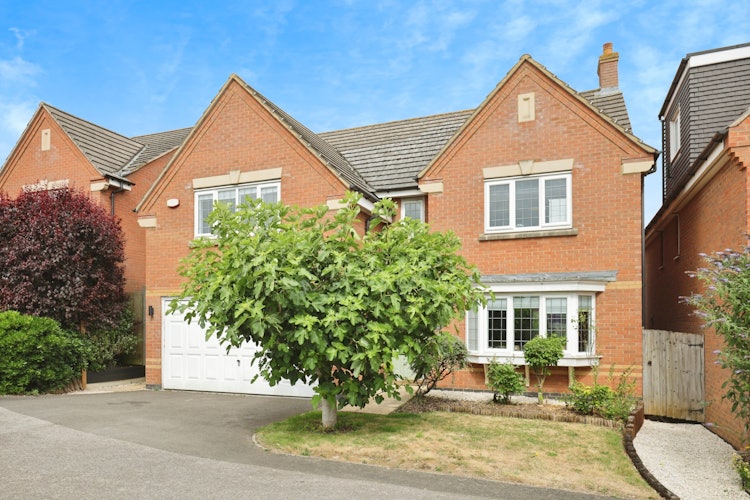 4 bedroom detached house