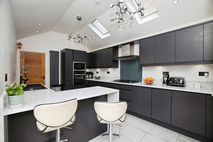 4 bedroom semi-detached house