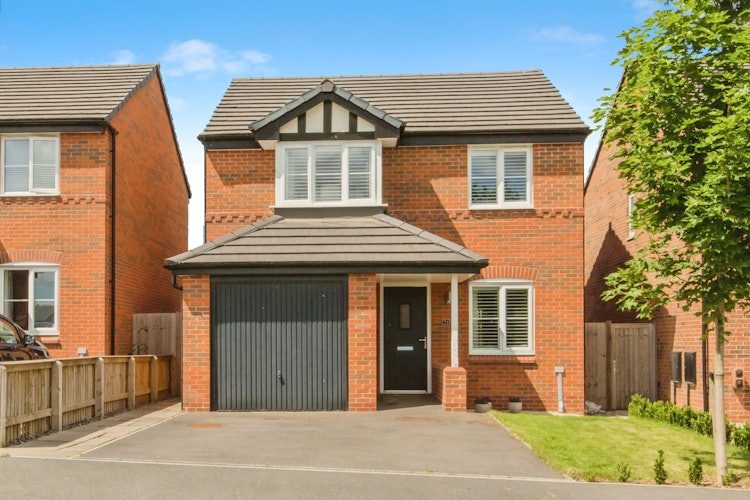 3 bedroom detached house