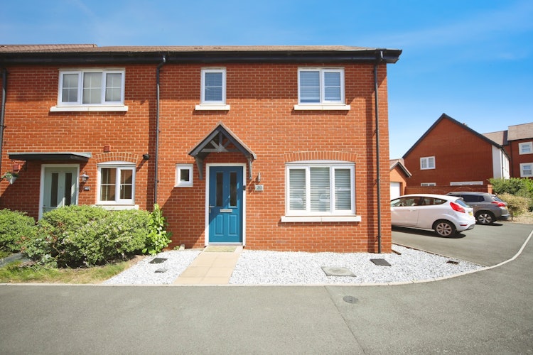 3 bedroom semi-detached house