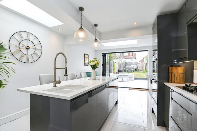 2 bedroom end of terrace house