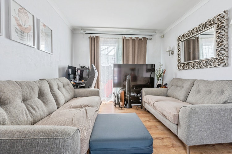 2 bedroom terraced house