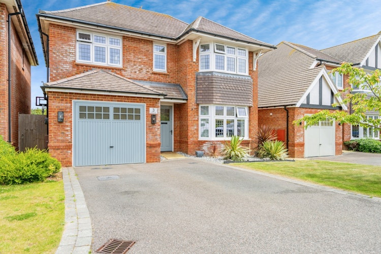 4 bedroom detached house