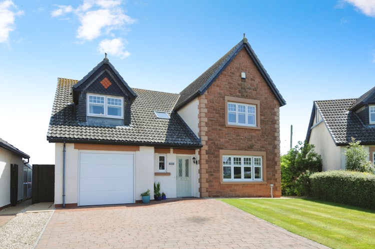 4 bedroom detached house
