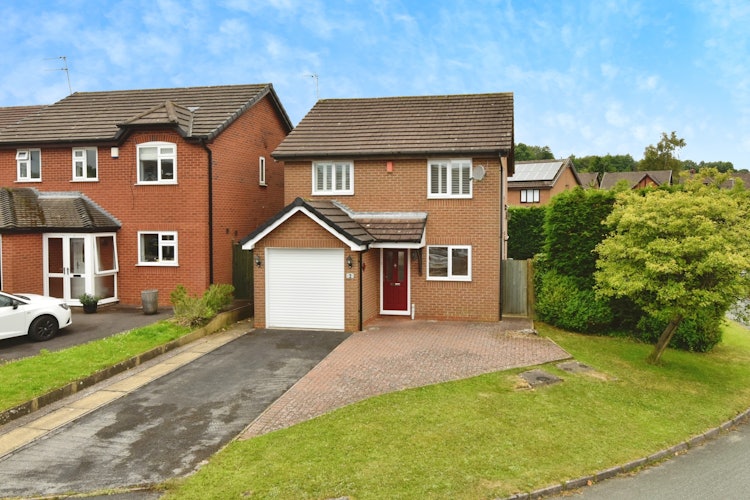 3 bedroom detached house
