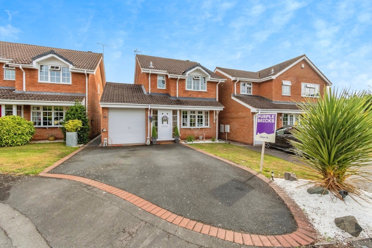 3 bedroom detached house