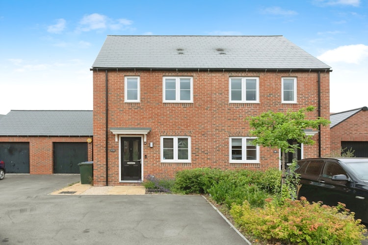 2 bedroom semi-detached house