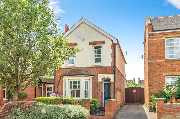 3 bedroom detached house