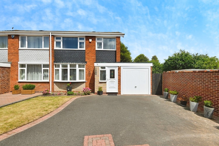3 bedroom semi-detached house