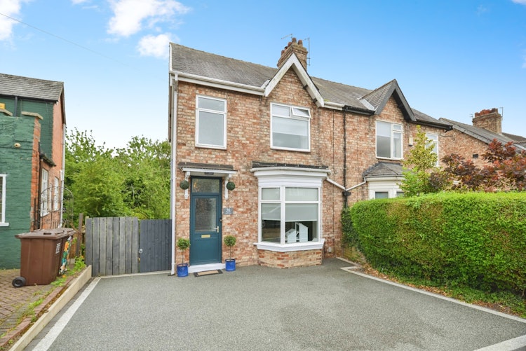 2 bedroom semi-detached house