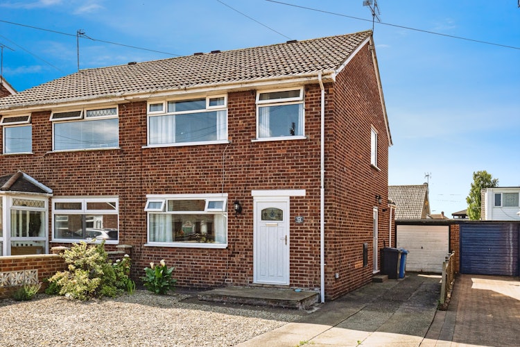 3 bedroom semi-detached house