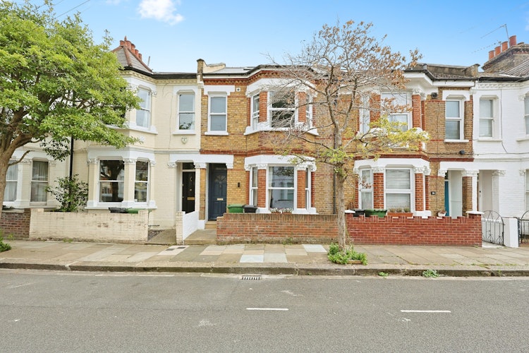5 bedroom terraced house