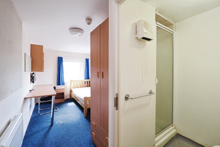1 bedroom studio flat