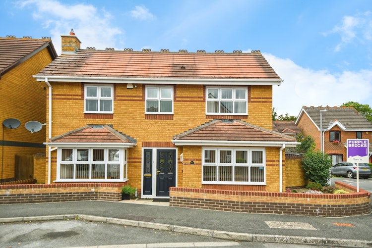3 bedroom detached house
