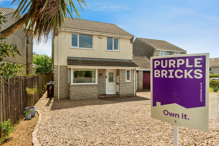 4 bedroom detached house
