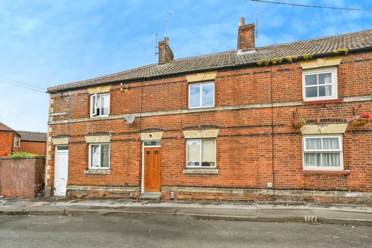 2 bedroom terraced house