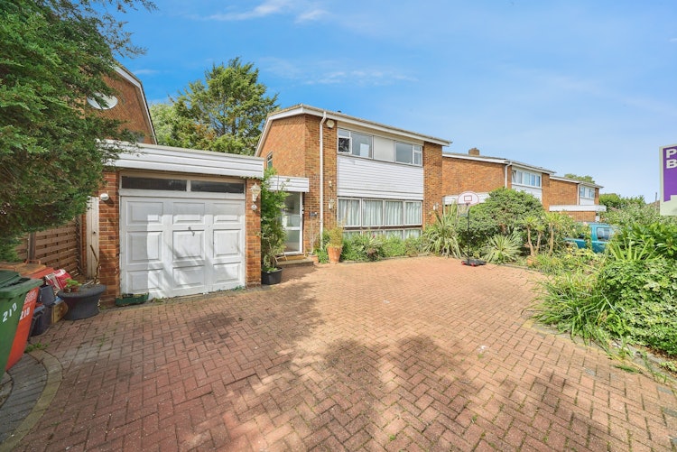 4 bedroom detached house
