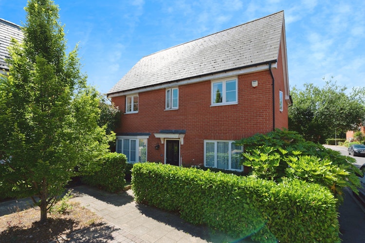 4 bedroom detached house