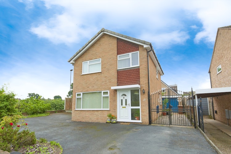3 bedroom detached house