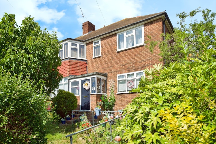 2 bedroom maisonette