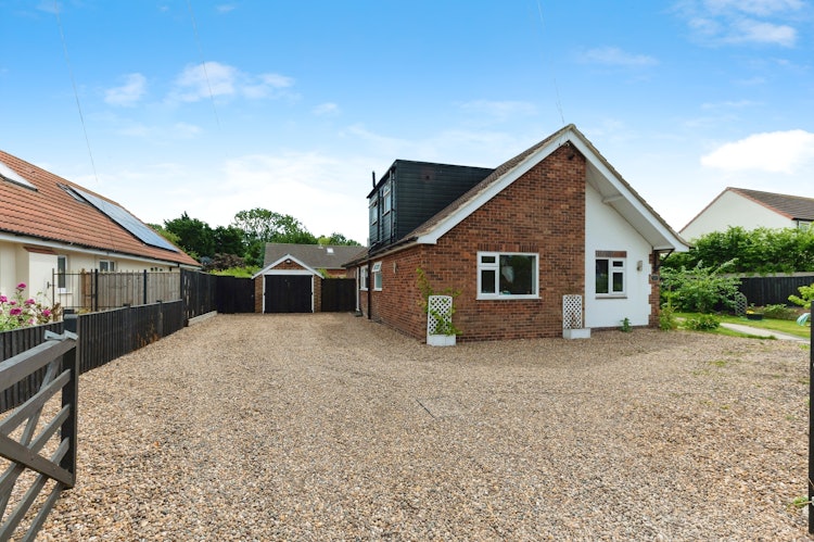4 bedroom detached bungalow