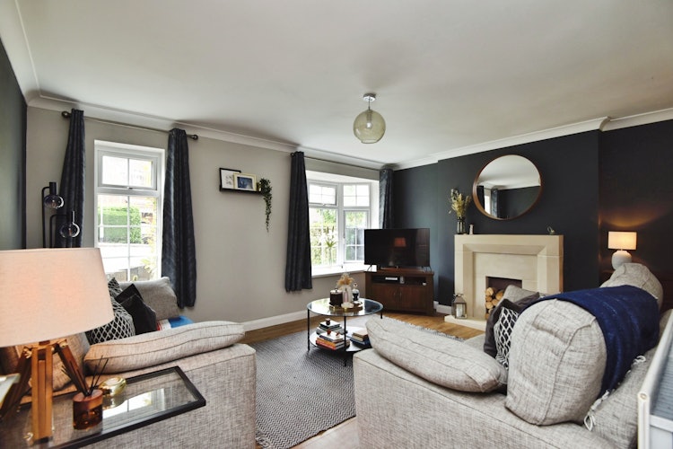 3 bedroom detached house