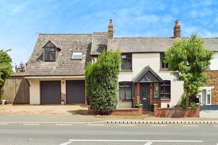 3 bedroom semi-detached house