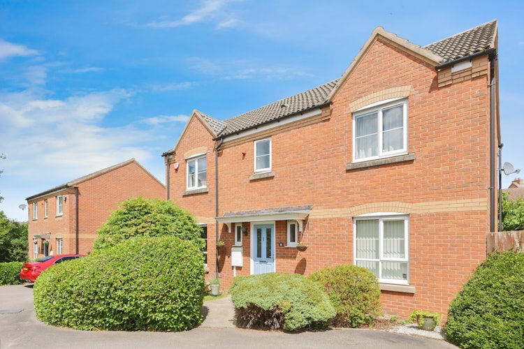 4 bedroom detached house