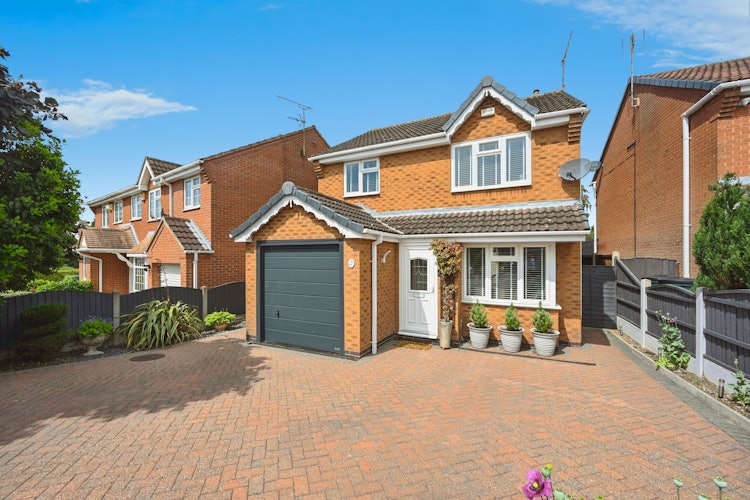 3 bedroom detached house
