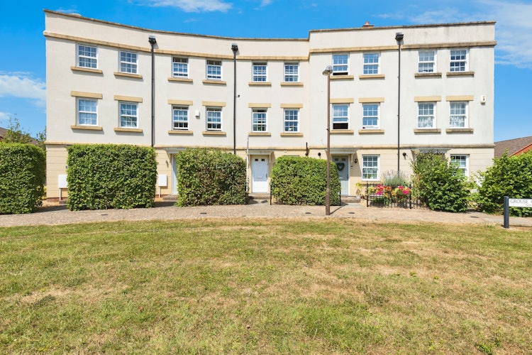 3 bedroom town house