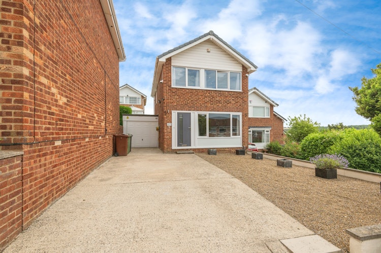 3 bedroom detached house