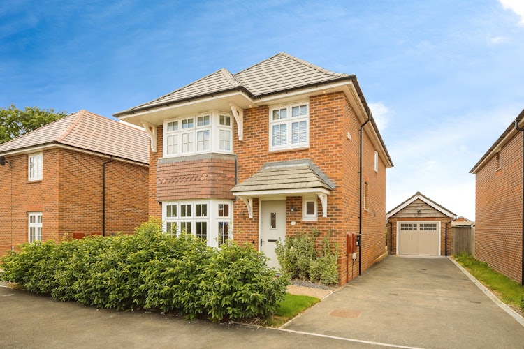 4 bedroom detached house