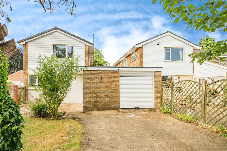 3 bedroom detached house