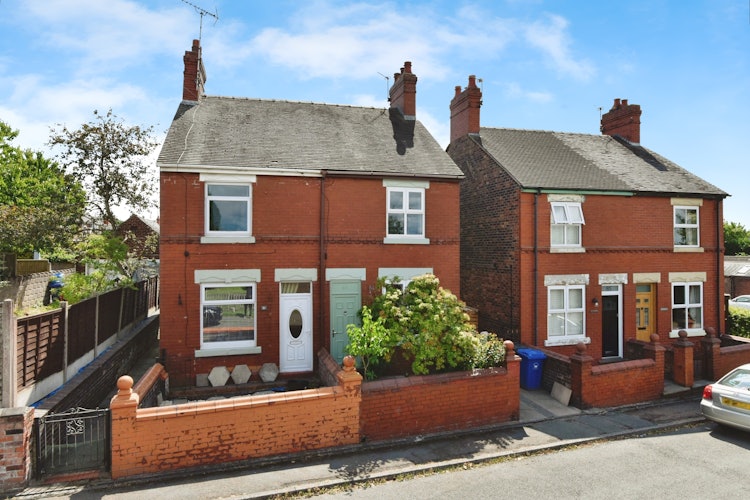 3 bedroom semi-detached house