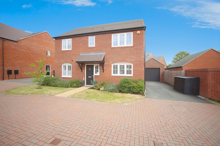 4 bedroom detached house