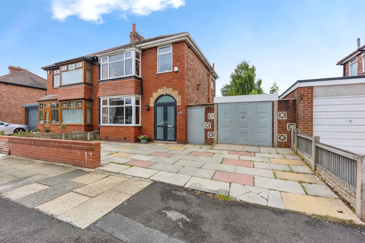 3 bedroom semi-detached house