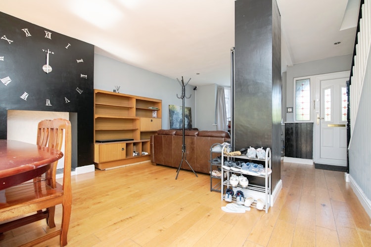 5 bedroom semi-detached house