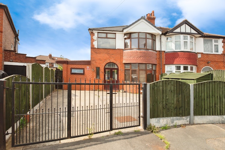 3 bedroom semi-detached house