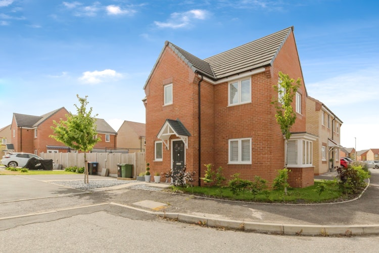 3 bedroom detached house