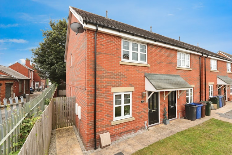 3 bedroom semi-detached house