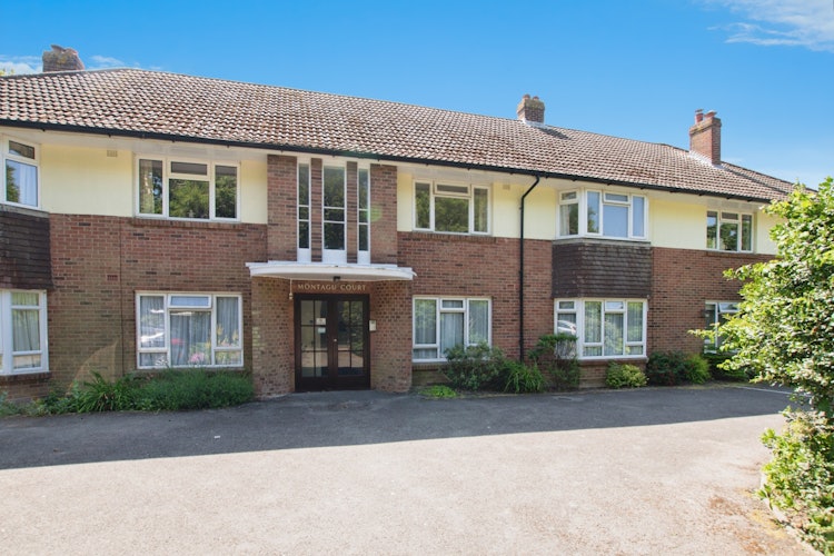 2 bedroom ground floor flat