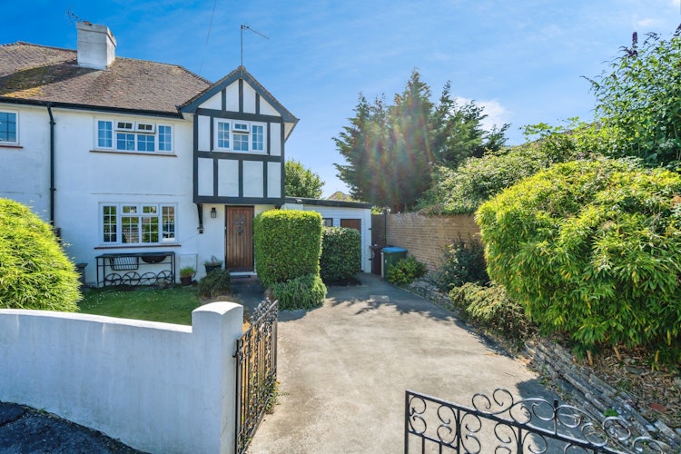 3 bedroom semi-detached house