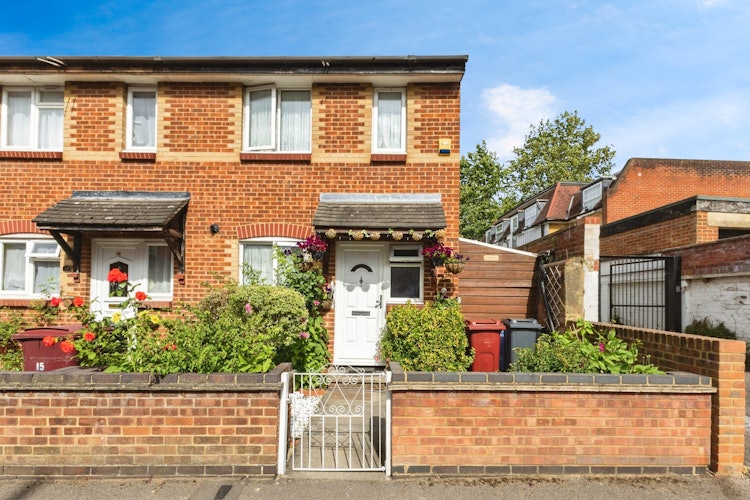 2 bedroom end of terrace bungalow