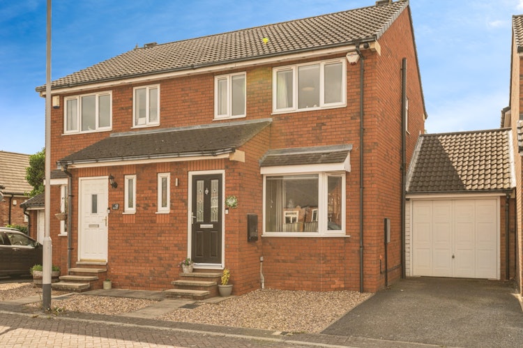 3 bedroom semi-detached house