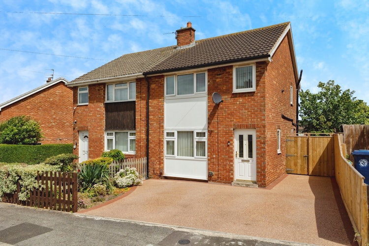 3 bedroom semi-detached house
