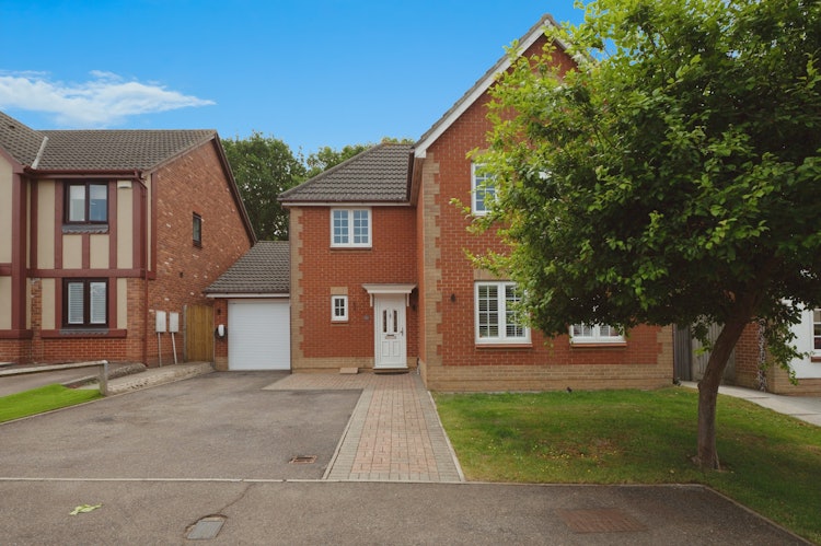 4 bedroom detached house