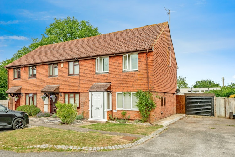 3 bedroom end of terrace house