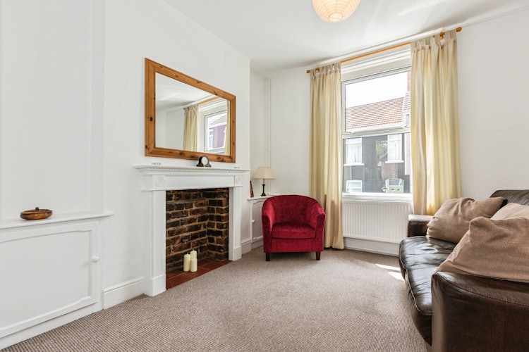 2 bedroom terraced house