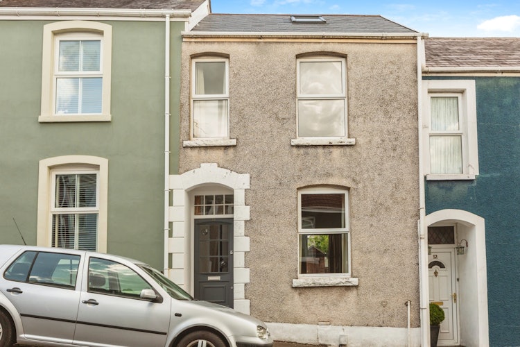 2 bedroom terraced house
