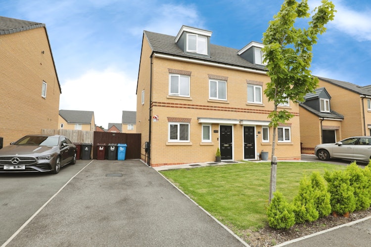3 bedroom semi-detached house
